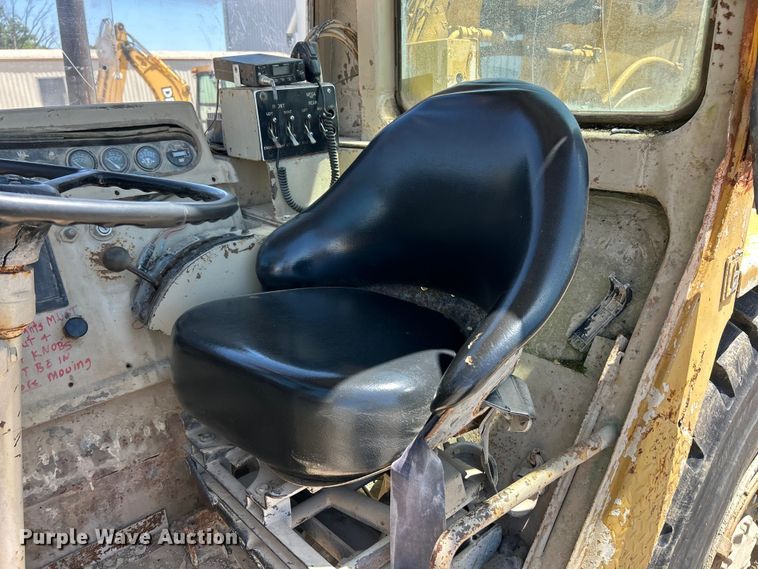 image for item FC2630 1986 Caterpillar 613C water wagon