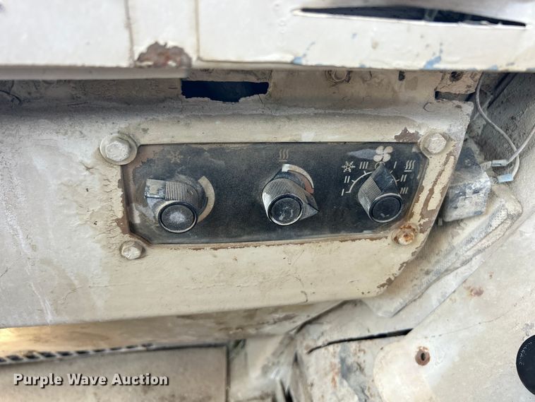 image for item FC2630 1986 Caterpillar 613C water wagon