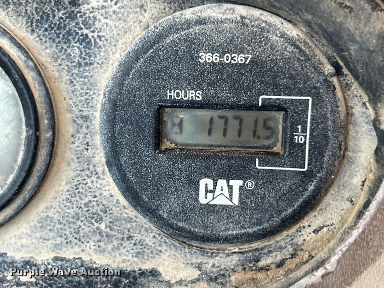 image for item FC2630 1986 Caterpillar 613C water wagon