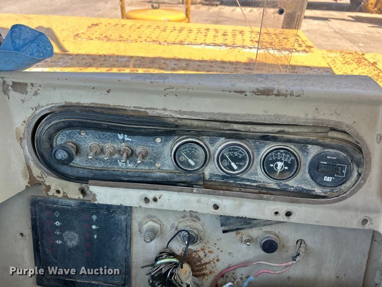 image for item FC2630 1986 Caterpillar 613C water wagon