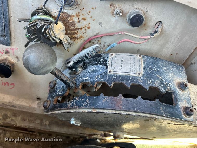 image for item FC2630 1986 Caterpillar 613C water wagon