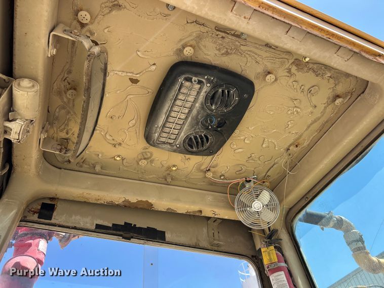 image for item FC2630 1986 Caterpillar 613C water wagon