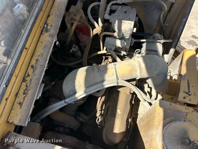 image for item FC2630 1986 Caterpillar 613C water wagon
