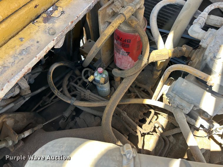image for item FC2630 1986 Caterpillar 613C water wagon