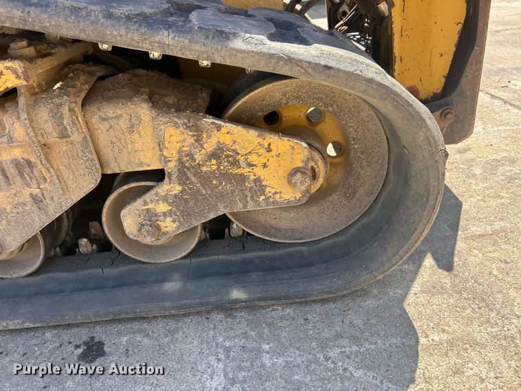 image for item FC2631 2018 Caterpillar 279D tracked skid steer loader