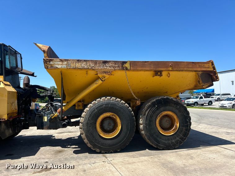 image for item FC2632 2006 Komatsu HM400-2 articulated haul truck