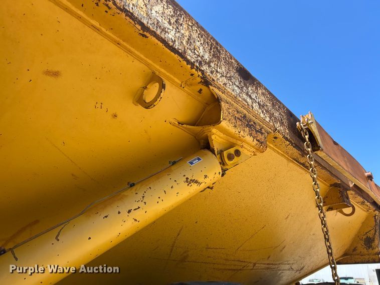 image for item FC2632 2006 Komatsu HM400-2 articulated haul truck