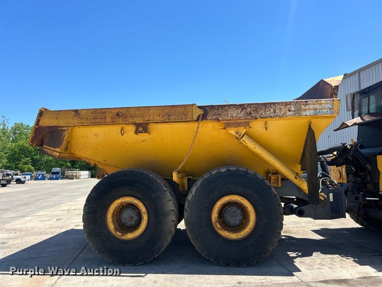 image for item FC2632 2006 Komatsu HM400-2 articulated haul truck