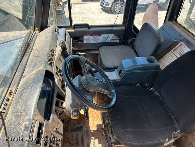 image for item FC2632 2006 Komatsu HM400-2 articulated haul truck