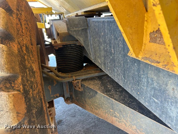 image for item FC2632 2006 Komatsu HM400-2 articulated haul truck