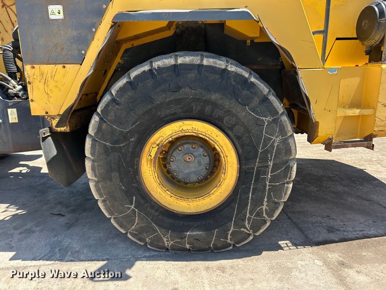 image for item FC2632 2006 Komatsu HM400-2 articulated haul truck