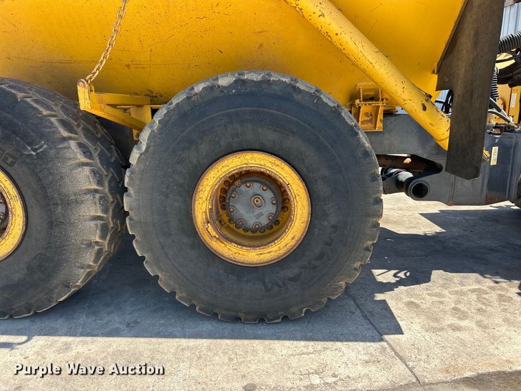 image for item FC2632 2006 Komatsu HM400-2 articulated haul truck