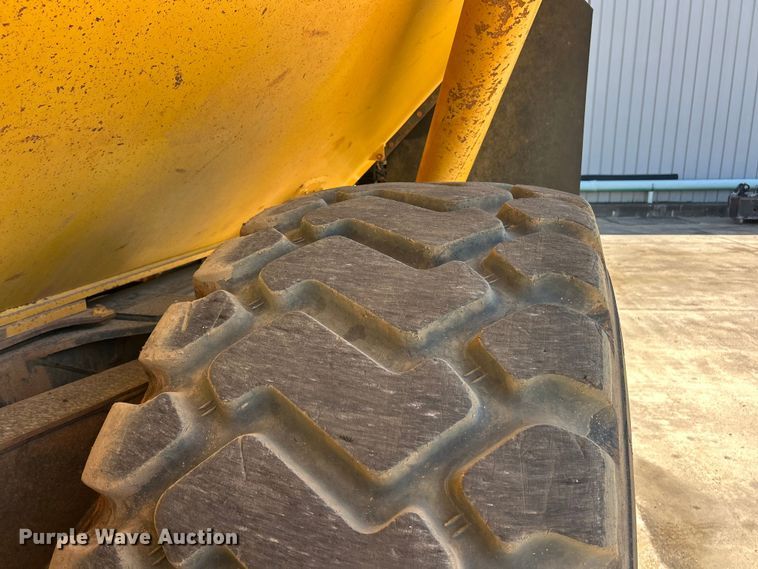 image for item FC2632 2006 Komatsu HM400-2 articulated haul truck
