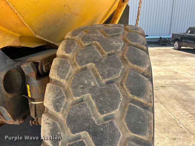 image for item FC2632 2006 Komatsu HM400-2 articulated haul truck