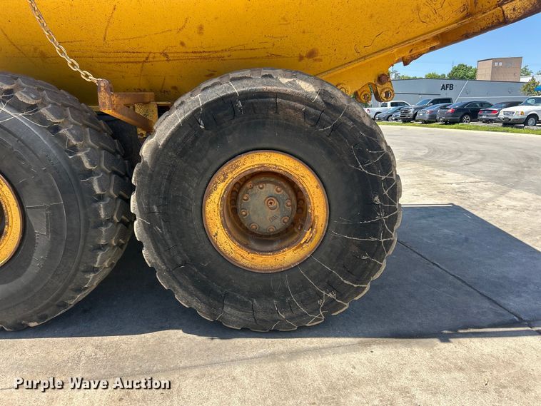 image for item FC2632 2006 Komatsu HM400-2 articulated haul truck