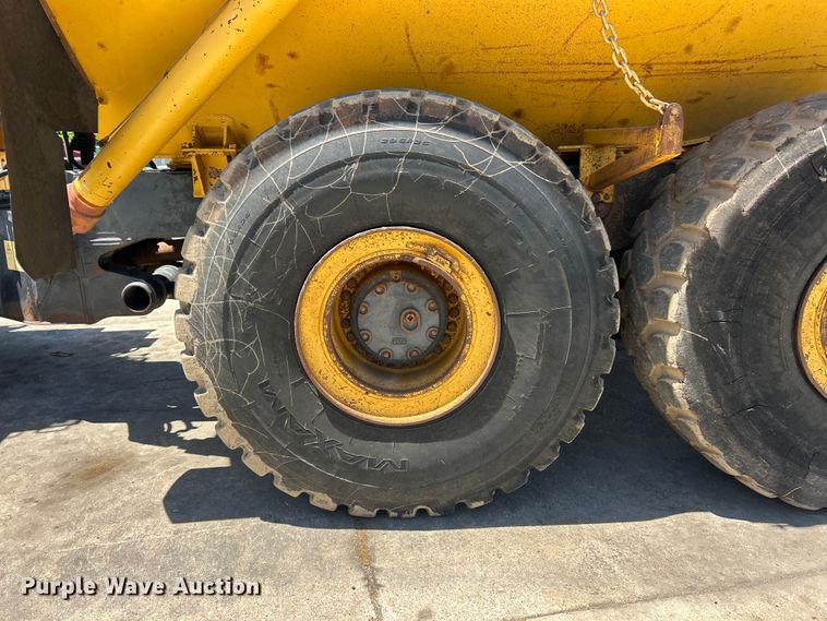image for item FC2632 2006 Komatsu HM400-2 articulated haul truck