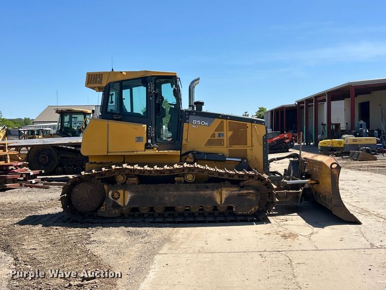 image for item FC2634 2012 John Deere 850K WLT dozer