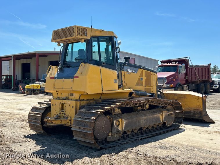 image for item FC2634 2012 John Deere 850K WLT dozer