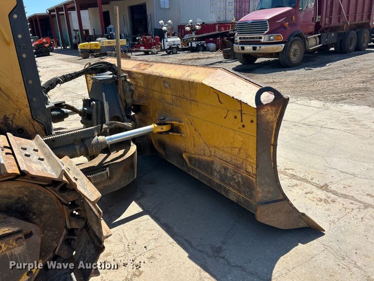 image for item FC2634 2012 John Deere 850K WLT dozer