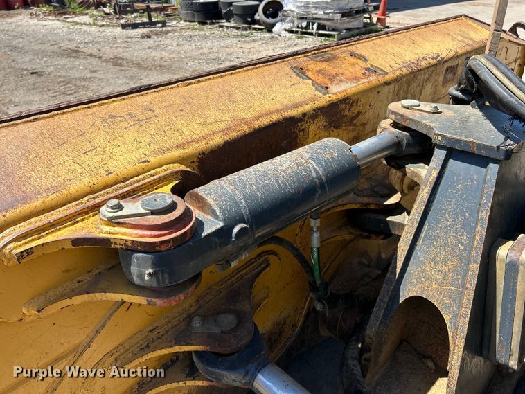 image for item FC2634 2012 John Deere 850K WLT dozer