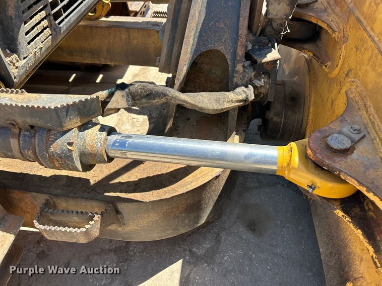 image for item FC2634 2012 John Deere 850K WLT dozer