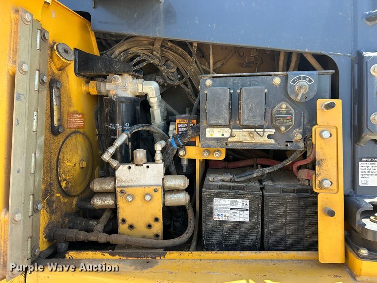 image for item FC2634 2012 John Deere 850K WLT dozer