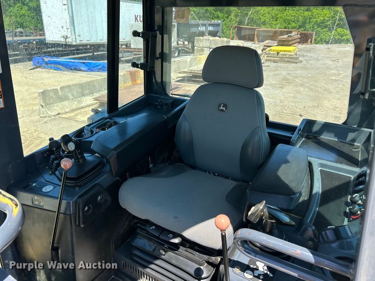 image for item FC2634 2012 John Deere 850K WLT dozer
