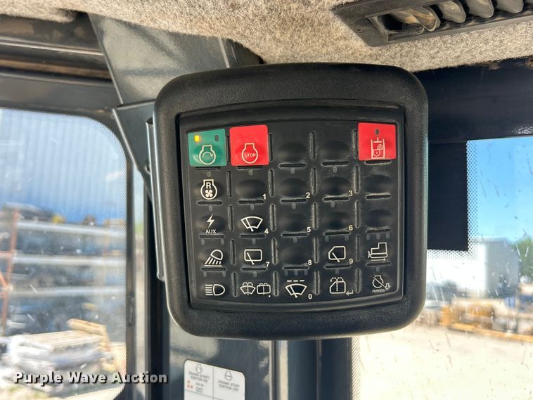 image for item FC2634 2012 John Deere 850K WLT dozer