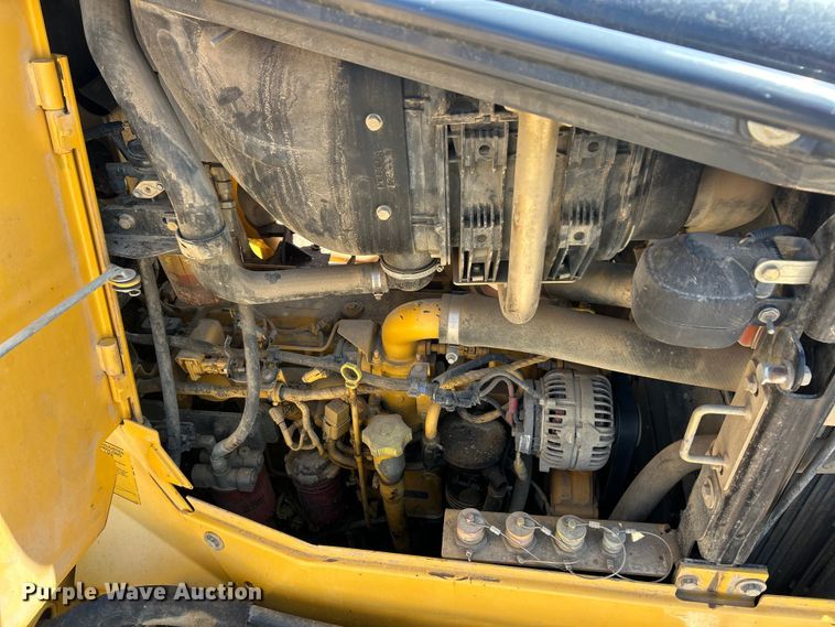 image for item FC2634 2012 John Deere 850K WLT dozer