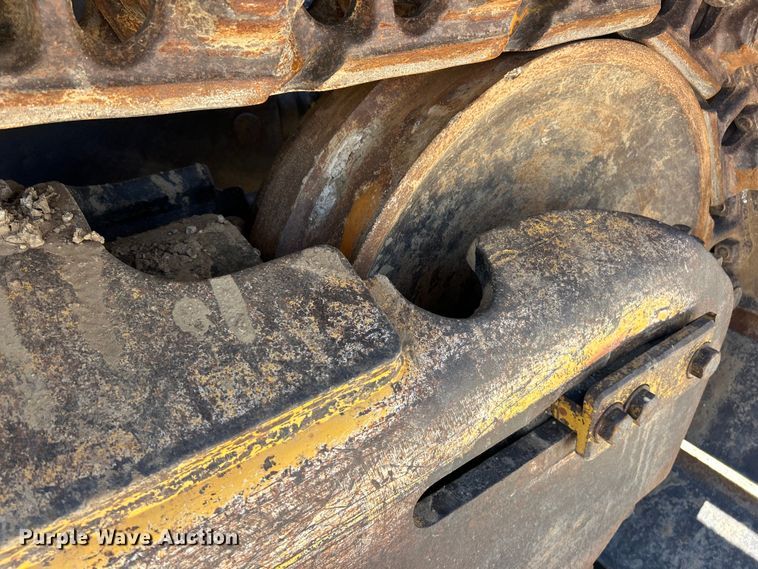 image for item FC2634 2012 John Deere 850K WLT dozer