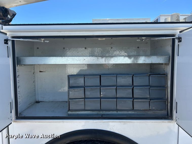 image for item FC2642 2016 Ford F750 Super Duty utility / service truck