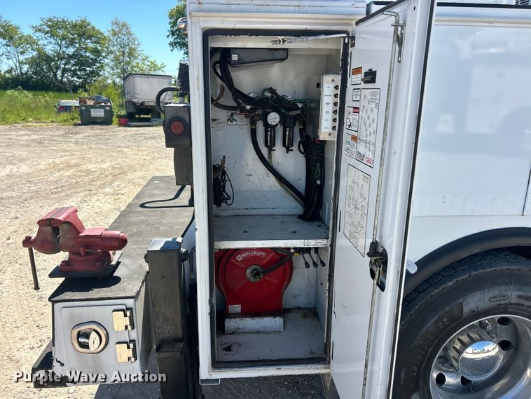 image for item FC2642 2016 Ford F750 Super Duty utility / service truck