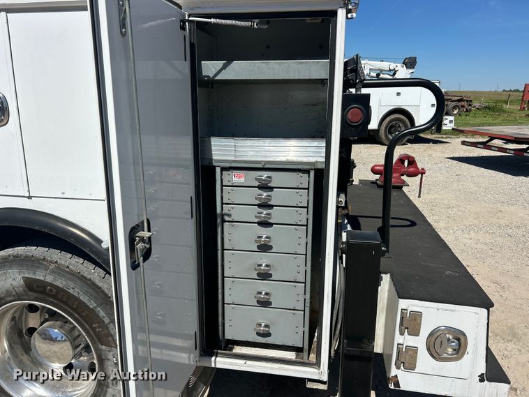 image for item FC2642 2016 Ford F750 Super Duty utility / service truck