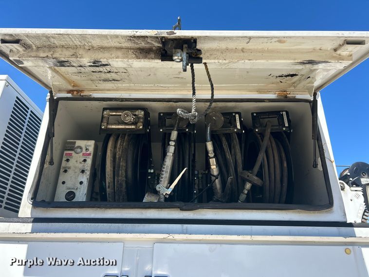 image for item FC2642 2016 Ford F750 Super Duty utility / service truck
