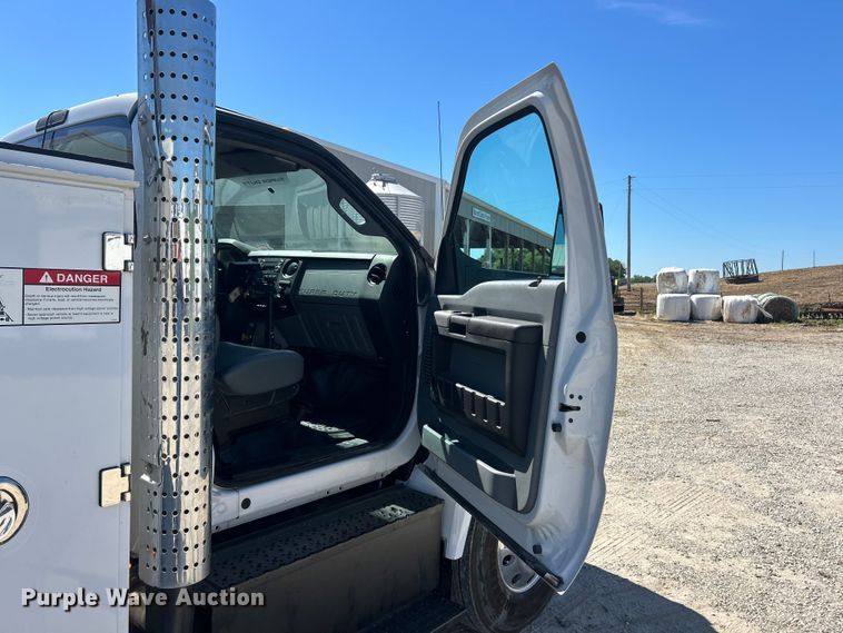 image for item FC2642 2016 Ford F750 Super Duty utility / service truck