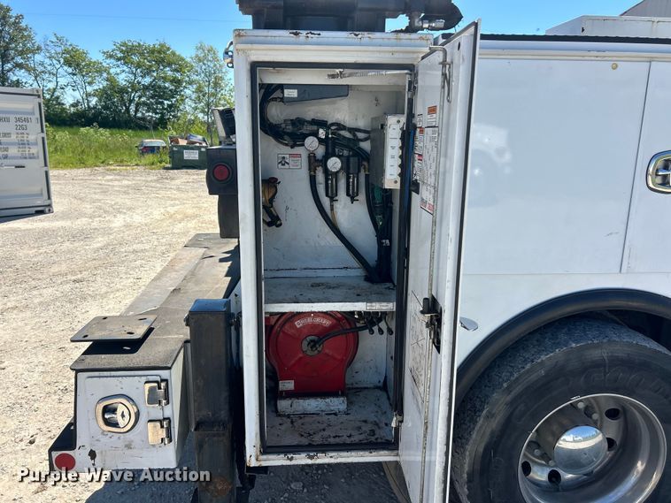 image for item FC2643 2017 Ford F750 Super Duty utility / service truck