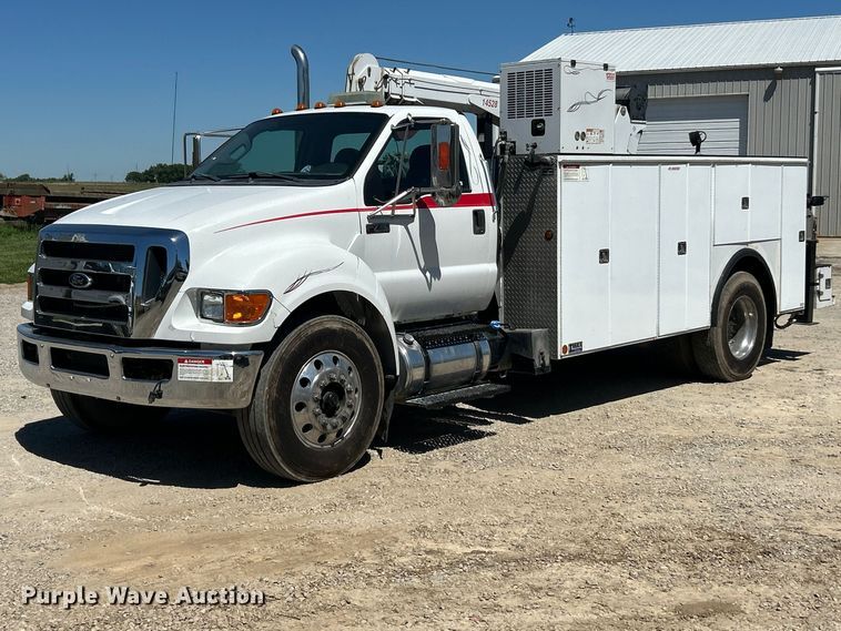 image for item FC2644 2013 Ford F750 XLT Super Duty utility / service truck