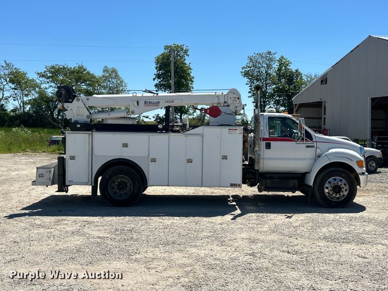 image for item FC2644 2013 Ford F750 XLT Super Duty utility / service truck