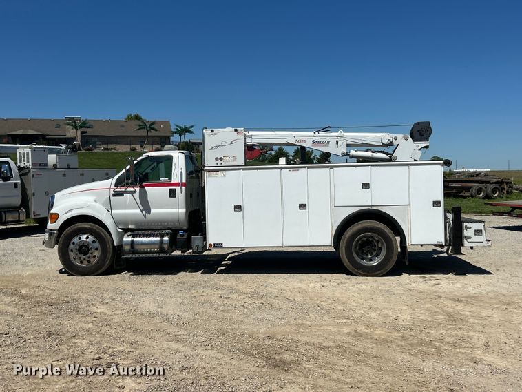 image for item FC2644 2013 Ford F750 XLT Super Duty utility / service truck