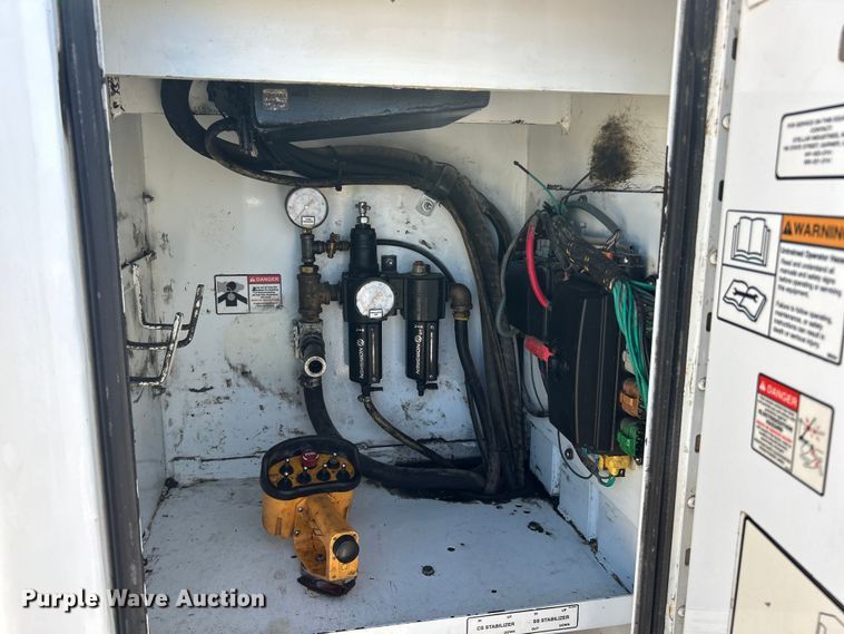 image for item FC2644 2013 Ford F750 XLT Super Duty utility / service truck