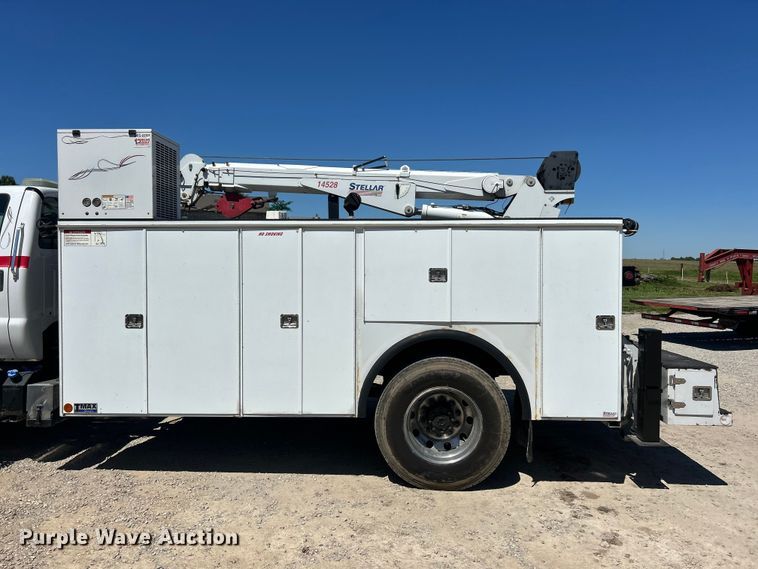 image for item FC2644 2013 Ford F750 XLT Super Duty utility / service truck