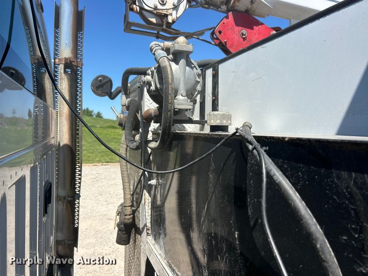 image for item FC2644 2013 Ford F750 XLT Super Duty utility / service truck