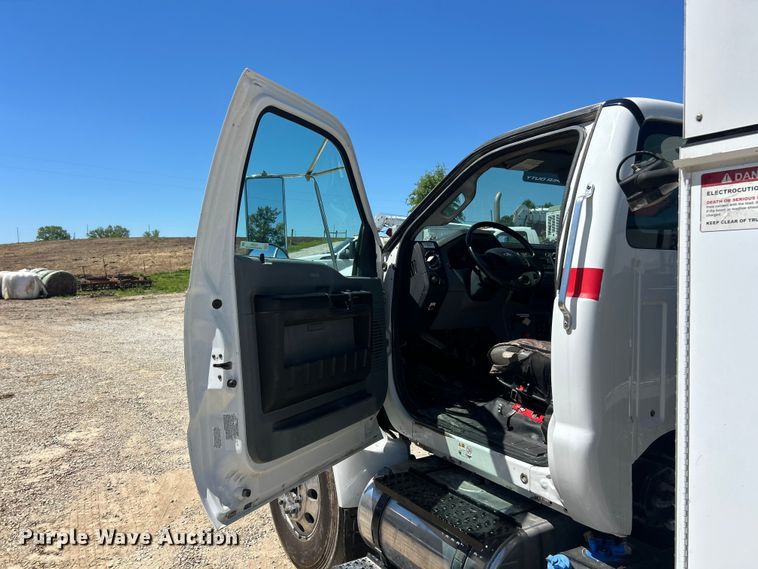 image for item FC2644 2013 Ford F750 XLT Super Duty utility / service truck
