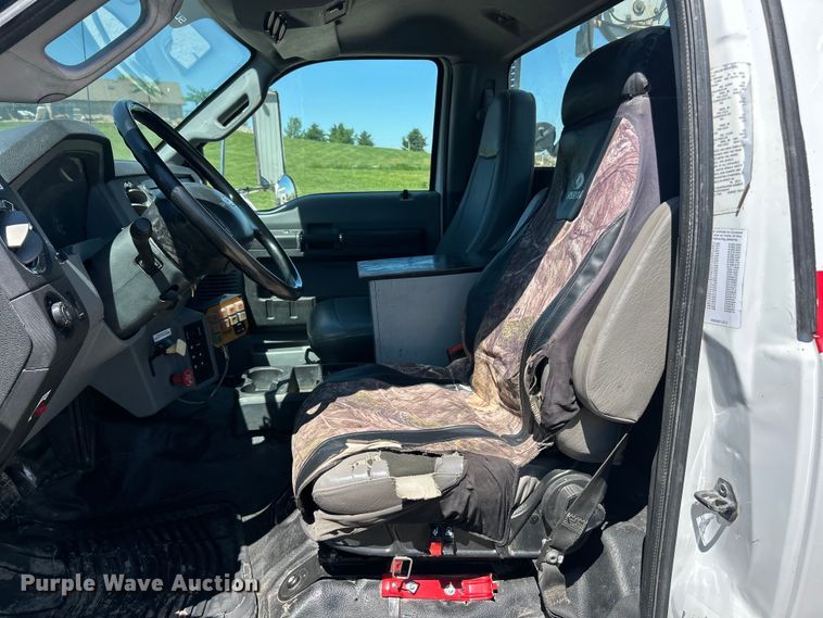 image for item FC2644 2013 Ford F750 XLT Super Duty utility / service truck