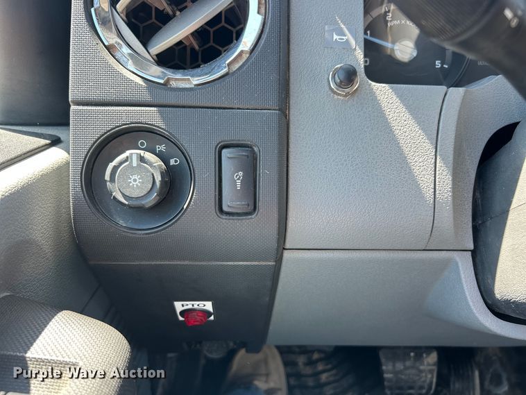image for item FC2644 2013 Ford F750 XLT Super Duty utility / service truck