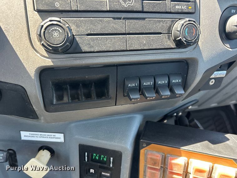image for item FC2644 2013 Ford F750 XLT Super Duty utility / service truck