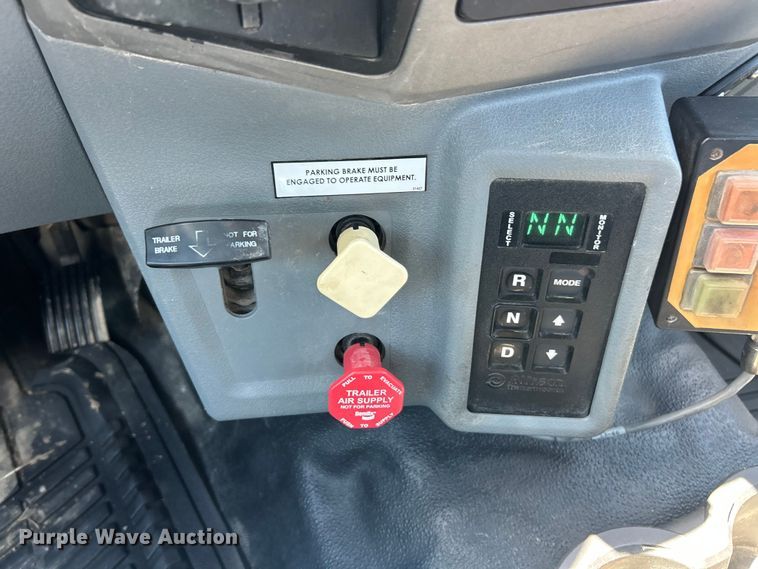 image for item FC2644 2013 Ford F750 XLT Super Duty utility / service truck