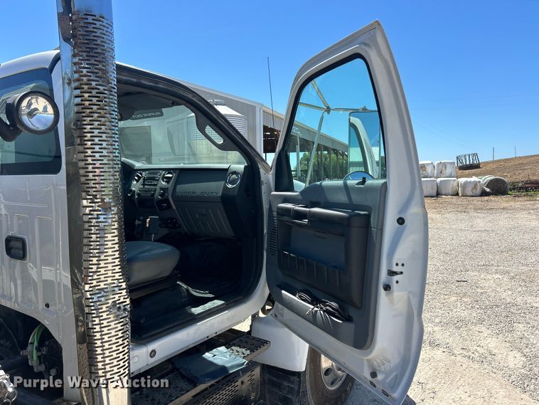 image for item FC2644 2013 Ford F750 XLT Super Duty utility / service truck