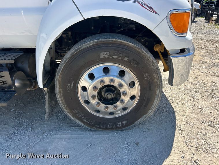 image for item FC2644 2013 Ford F750 XLT Super Duty utility / service truck
