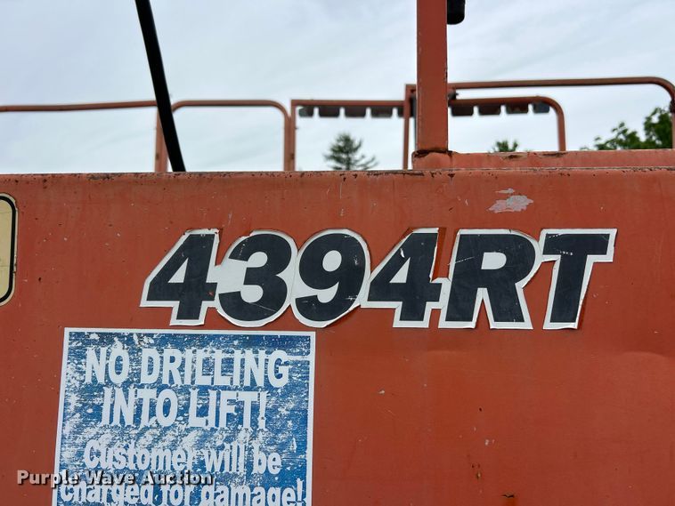 image for item FC2665 JLG 4394RT scissor lift